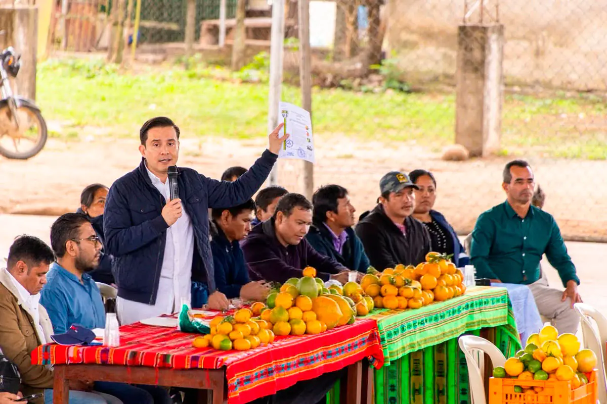 La reunión entre representantes del Gobierno y productores de frutas. Foto: Viceministerio de Comercio