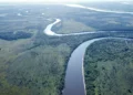 Vista aérea de un tramo de la Hidrovía Paraguay-Paraná. Foto: Obras Públicas y Comunicaciones de Paraguay