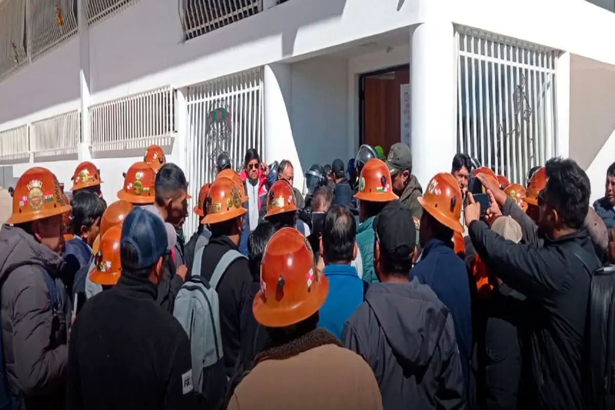 Mineros potosinos durante la manifestación de este lunes. Foto: El Potosí