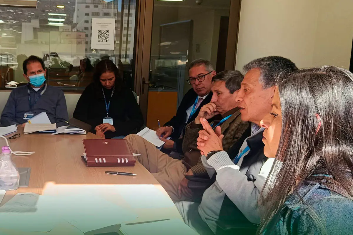 Reunión de los ingenieros con autoridades de Gobierno. Foto: SIB