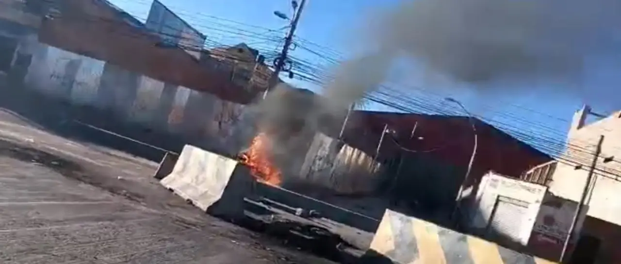 La moto quedó destruida/Captura de pantalla